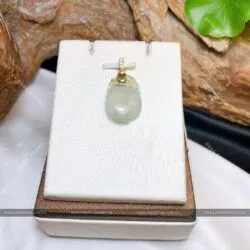 Mặt dây chuyền ngọc bội Băng ngọc, KT 23mm, móc vàng 18k - Hình ảnh 3