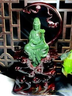Phật Quán Thế Âm tự tại ngọc bích Canada chạm tay tinh xảo, KT 25x15x10cm (bao gồm cả đế gỗ) - Hình ảnh 4