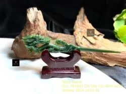 Trâm rồng Ngọc bích Canada xanh đậm chạm tay tinh xảo, KT 18cm
