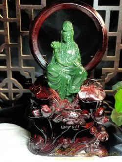 Phật Quán Thế Âm Bồ Tát tự tại ngọc bích Canada chạm tay tinh xảo, KT 25x15x10cm (bao gồm cả đế gỗ) - Ảnh 4