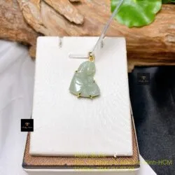 Mặt dây Đức Mẹ ngọc bích Nga, KT 23mm, vàng 14k