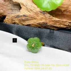 Nhẫn hoa mai Ngọc bích xanh lá, vàng 18k - Hình ảnh 4
