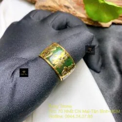 Nhẫn càn long Ngọc bích, khắc Phúc - Lộc - Thọ, vàng 18k Nhẫn càn long Ngọc bích, khắc Phúc - Lộc - Thọ, vàng 18k