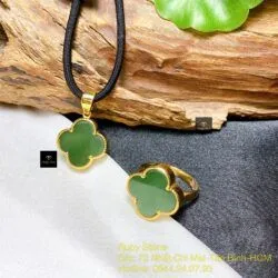 Bộ sản phẩm nhẫn và mặt dây cỏ 4 cánh Ngọc bích, vàng 18k - Ảnh 2