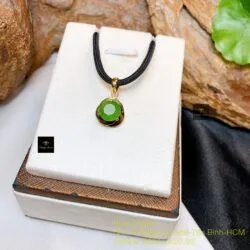 Mặt dây chuyền ngọc bích Canada mài giác 8 ly, vàng 18k - Ảnh 2