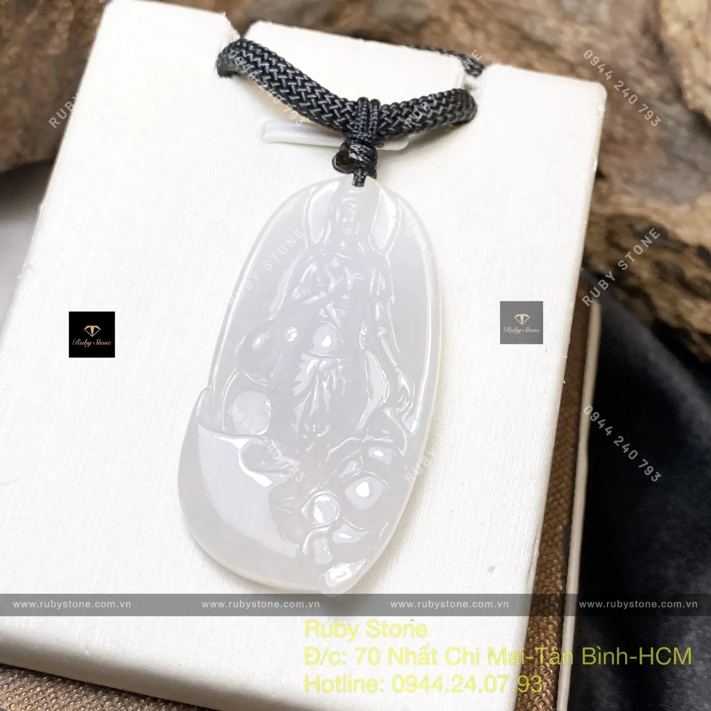 Phật Quán Thế Âm Bồ Tát Băng Ngọc Myanmar, KT 42mm Phật Quán Thế Âm Bồ Tát Băng Ngọc Myanmar, KT 42mm - Ảnh 4