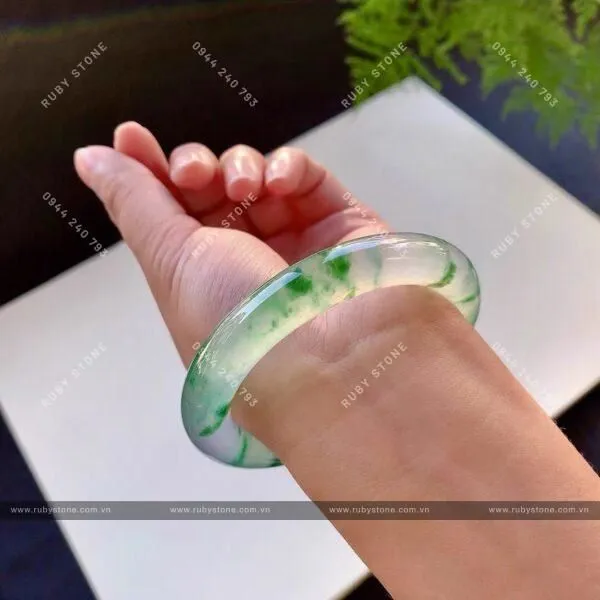 Phỉ Thuý Hoa Nổi (Hoa bay) là gì? Cách nhận biết phỉ thuý hoa bay và albite