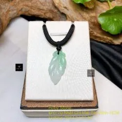 Mặt dây chiếc lá ngọc cẩm thạch Myanmar, KT 29mm