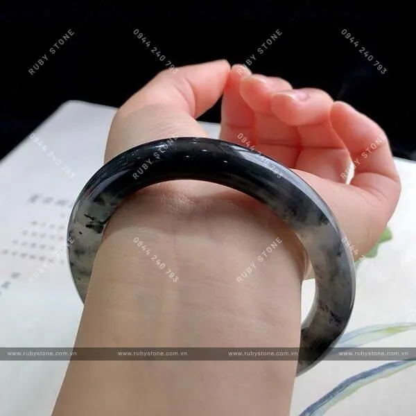 Ngọc gà xương đen là gì? Nó có đáng được sưu tầm hay không?