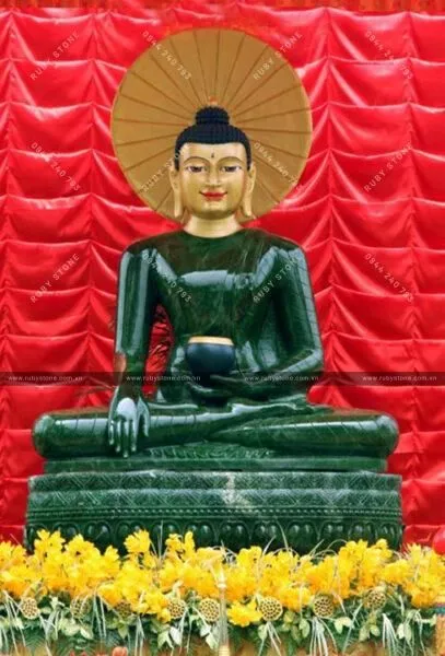 Sự khác nhau cơ bản của Jadeite jade (Ngọc cẩm thạch) và Nephrite jade (Ngọc bích)