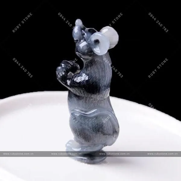 Ngọc gà xương đen là gì? Nó có đáng được sưu tầm hay không?
