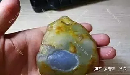 Đổ Thạch là gì? Đá Cờ Bạc và các thủ thuật để nhận biết ngọc Phỉ Thuý thô