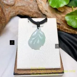 Mặt dây chiếc lá ngọc cẩm thạch Myanmar, KT 30mm