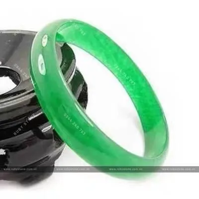 Không phải loại nào được gọi là "Ngọc" cũng đều là Jadeite! Một số điểm khác biệt mà bạn cần phải biết