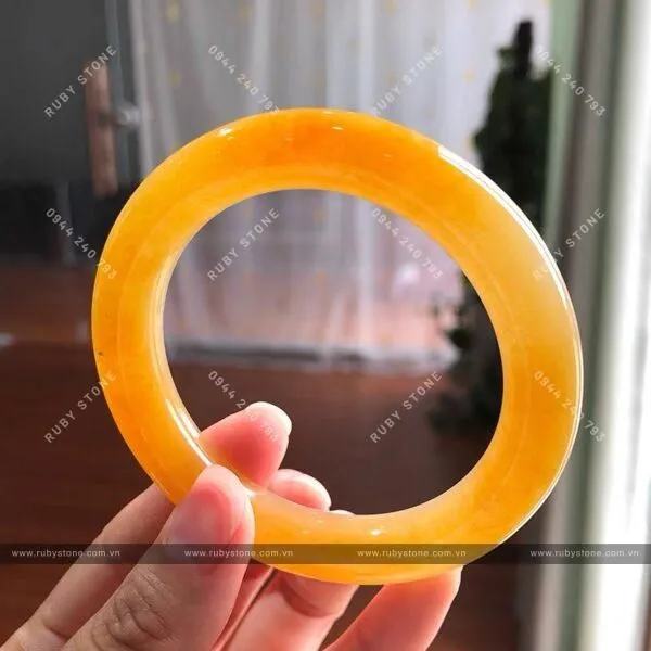 Hoàng Phỉ và những điều bạn cần biết!