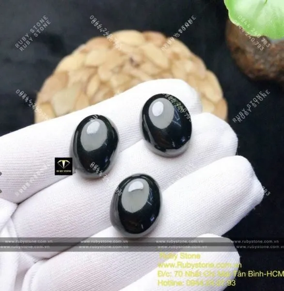 Sự khác nhau cơ bản của Jadeite jade (Ngọc cẩm thạch) và Nephrite jade (Ngọc bích)