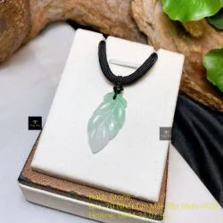 Mặt dây chiếc lá ngọc cẩm thạch Myanmar, KT 29mm - Hình ảnh 2