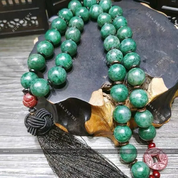 Không phải loại nào được gọi là "Ngọc" cũng đều là Jadeite! Một số điểm khác biệt mà bạn cần phải biết