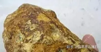Đổ Thạch là gì? Đá Cờ Bạc và các thủ thuật để nhận biết ngọc Phỉ Thuý thô