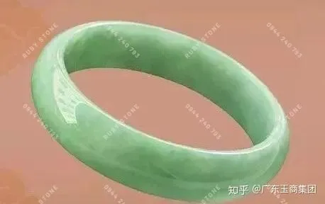 Không phải loại nào được gọi là "Ngọc" cũng đều là Jadeite! Một số điểm khác biệt mà bạn cần phải biết