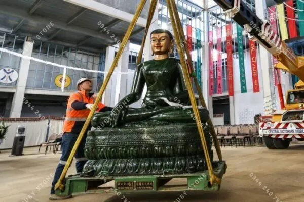 Sự khác nhau cơ bản của Jadeite jade (Ngọc cẩm thạch) và Nephrite jade (Ngọc bích)