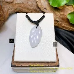 Mặt dây chiếc lá ngọc cẩm thạch Myanmar, KT 30mm
