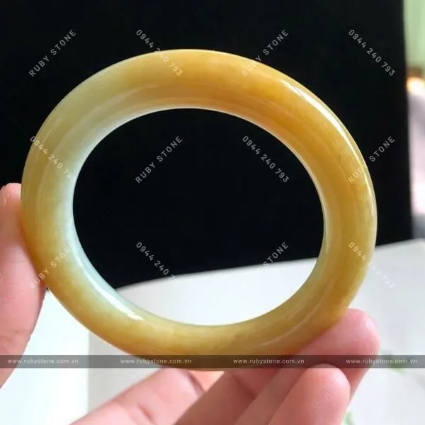 Hoàng Phỉ và những điều bạn cần biết!