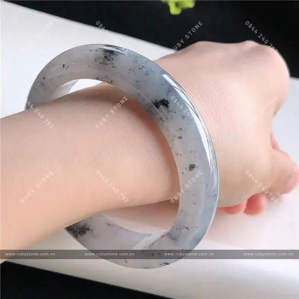 Ngọc gà xương đen là gì? Nó có đáng được sưu tầm hay không?