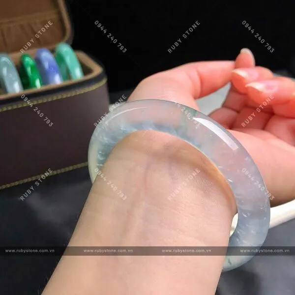 Sự khác nhau cơ bản của Jadeite jade (Ngọc cẩm thạch) và Nephrite jade (Ngọc bích)