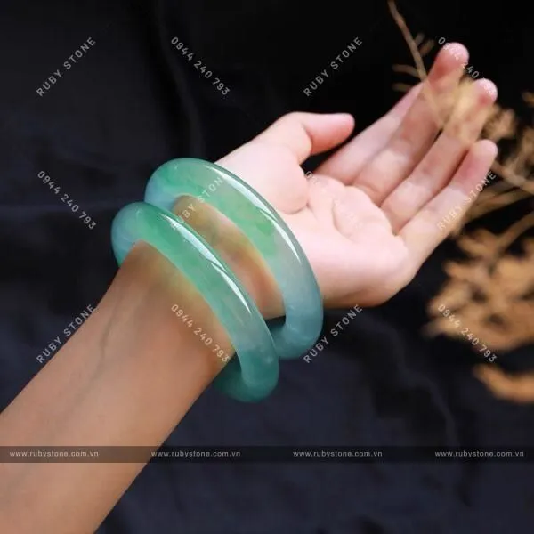 Sự khác nhau cơ bản của Jadeite jade (Ngọc cẩm thạch) và Nephrite jade (Ngọc bích)