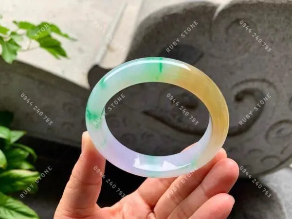 Hoàng Phỉ và những điều bạn cần biết!