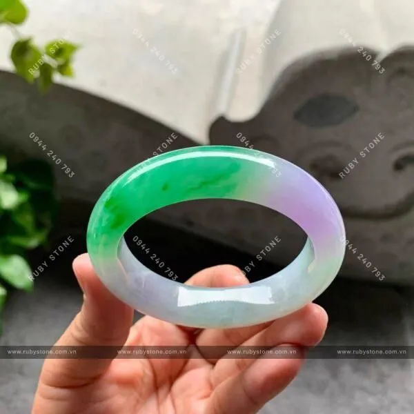 Hoàng Phỉ và những điều bạn cần biết!