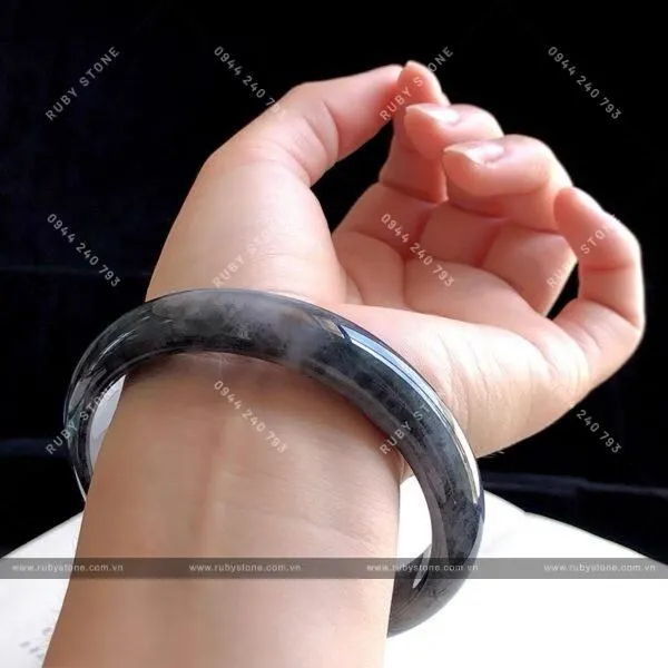 Ngọc gà xương đen là gì? Nó có đáng được sưu tầm hay không?