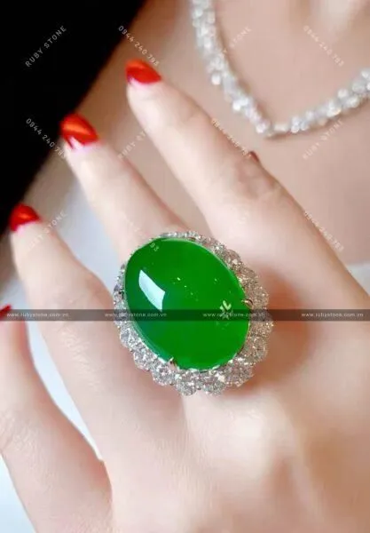 Người dưỡng ngọc ba năm, Ngọc dưỡng người một đời.