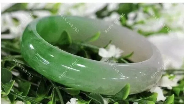 Không phải loại nào được gọi là "Ngọc" cũng đều là Jadeite! Một số điểm khác biệt mà bạn cần phải biết