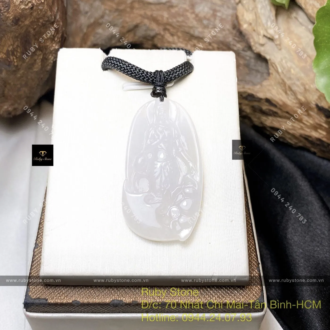 Phật Quán Thế Âm Bồ Tát Băng Ngọc Myanmar, KT 42mm Phật Quán Thế Âm Bồ Tát Băng Ngọc Myanmar, KT 42mm - Ảnh 6