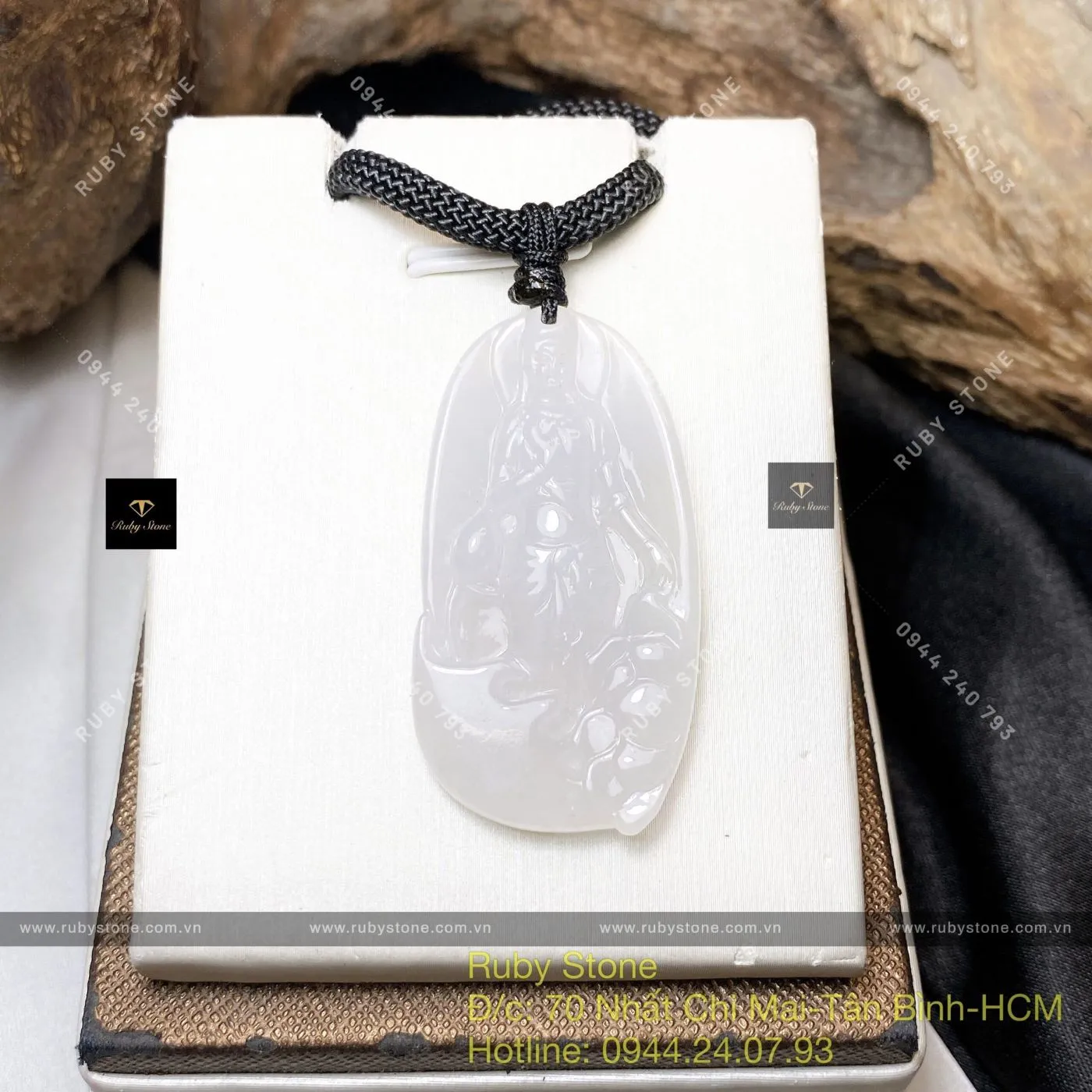 Phật Quán Thế Âm Bồ Tát Băng Ngọc Myanmar, KT 42mm Phật Quán Thế Âm Bồ Tát Băng Ngọc Myanmar, KT 42mm - Ảnh 2