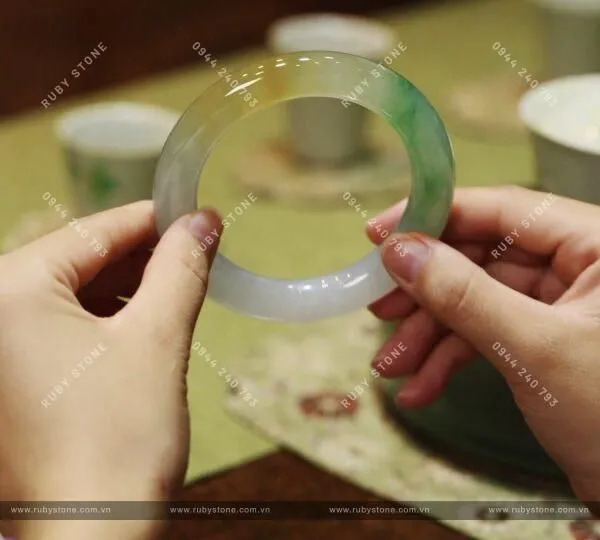 Người dưỡng ngọc ba năm, Ngọc dưỡng người một đời.