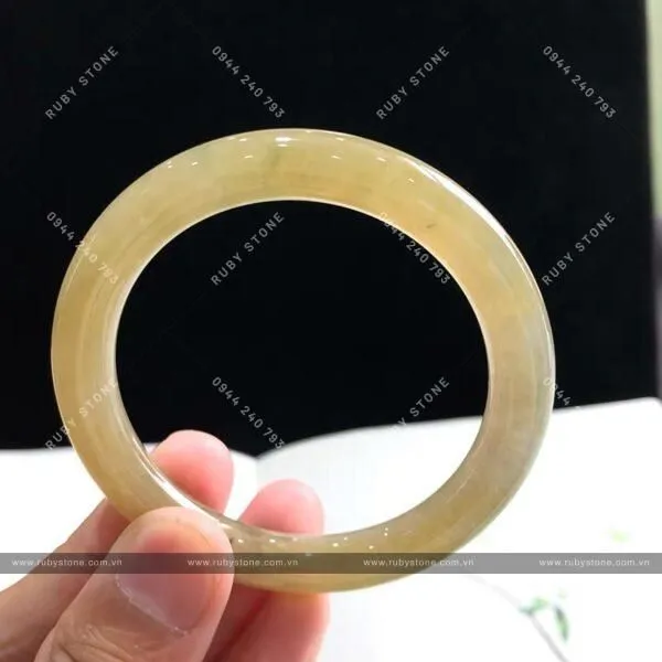 Hoàng Phỉ và những điều bạn cần biết!