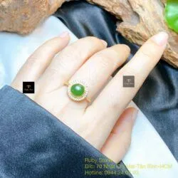 Nhẫn ngọc bích Canada xanh lá, vàng 18k