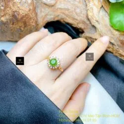 Nhẫn ngọc bích Canada mài giác tròn 6.1 ly, vàng 18k