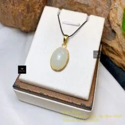 Mặt dây chuyền Ngọc bích Nga mỡ cừu, vàng 18k - Ảnh 3