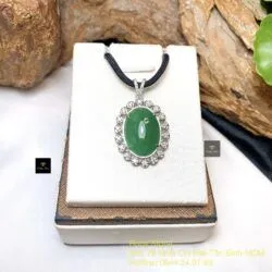 Mặt dây Phỉ thuý xanh lý táo Myanmar, vàng 18k