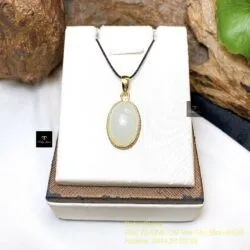 Mặt dây chuyền Ngọc bích Nga mỡ cừu, vàng 18k - Ảnh 4