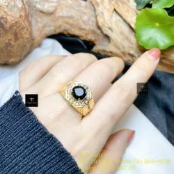 Nhẫn nam Phỉ thuý mực dục mài giác 8,1 ly, vàng 18k - Hình ảnh 2