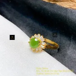 Nhẫn ngọc bích Canada mài giác tròn 6.1 ly, vàng 18k - Ảnh 2