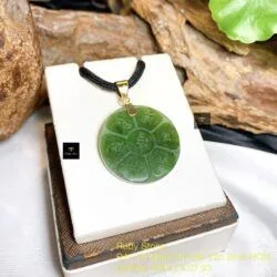 Mặt dây Lục Tự Đại Minh Chân Ngôn ngọc bích, móc vàng 18k - Ảnh 4