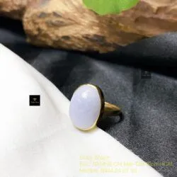 Nhẫn Oval ngọc cẩm thạch phớt tím, vàng 18k