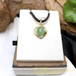 Mặt dây Phỉ thuý Myanmar, vàng 18k