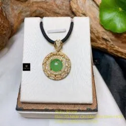 Mặt dây ngọc Phỉ thuý Myanmar, vàng 18k